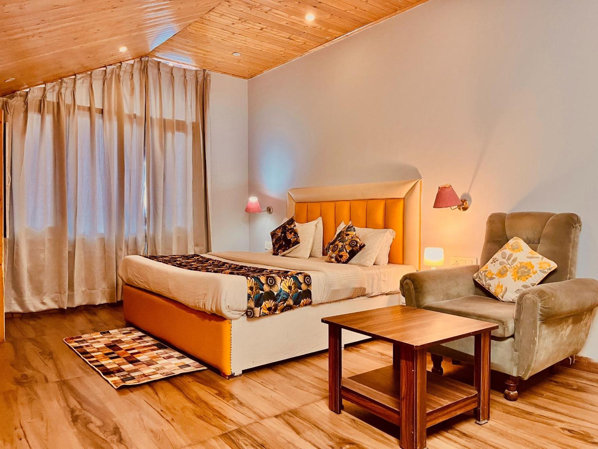 Hotel The Hadimba Palace # Mountain View ! Family Hotel ! Big Private Parking ! Near To Mall Road - Manali (Himachal Pradesh) — Photos 3